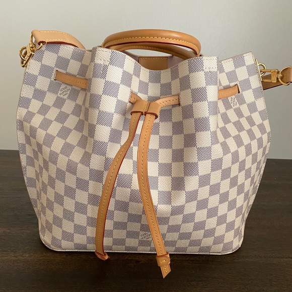 LOUIS VUITTON Girolata Azur - Picture 13 of 14